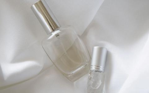 Perfume bottle as a distinctive mark characterising the brand